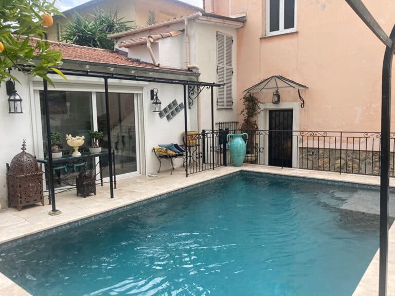 Vende Villa à vendre 8 pièces • 217 m2