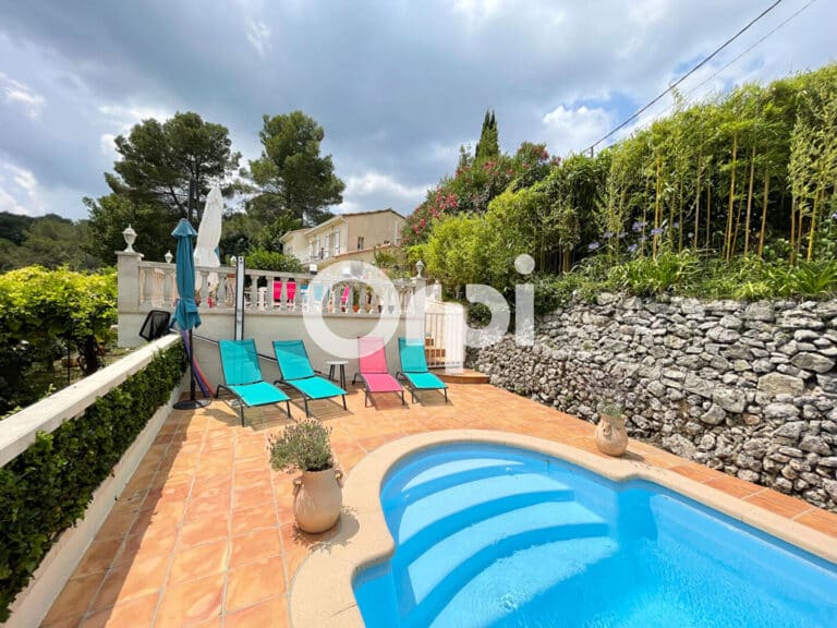 Vende Maison à vendre 7 pièces • 159,96 m2