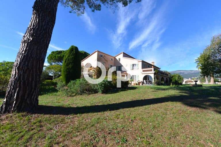 Vende Villa à vendre 7 pièces • 380,17 m2 