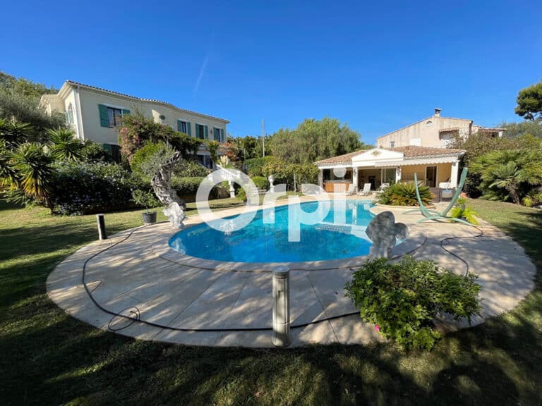 Vende Villa à vendre 6 pièces • 300 m2 