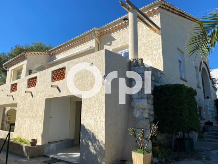 Vende Villa à vendre 9 pièces • 245 m2